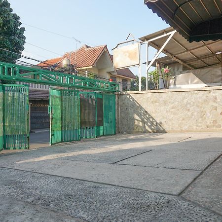 Reddoorz Near Kemang Square Hotel Jakarta Buitenkant foto