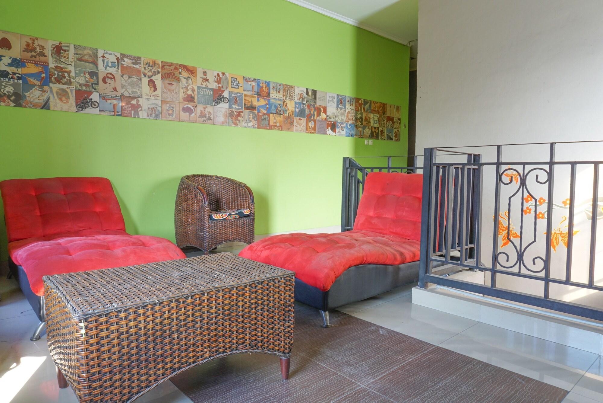 Reddoorz Near Kemang Square Hotel Jakarta Buitenkant foto