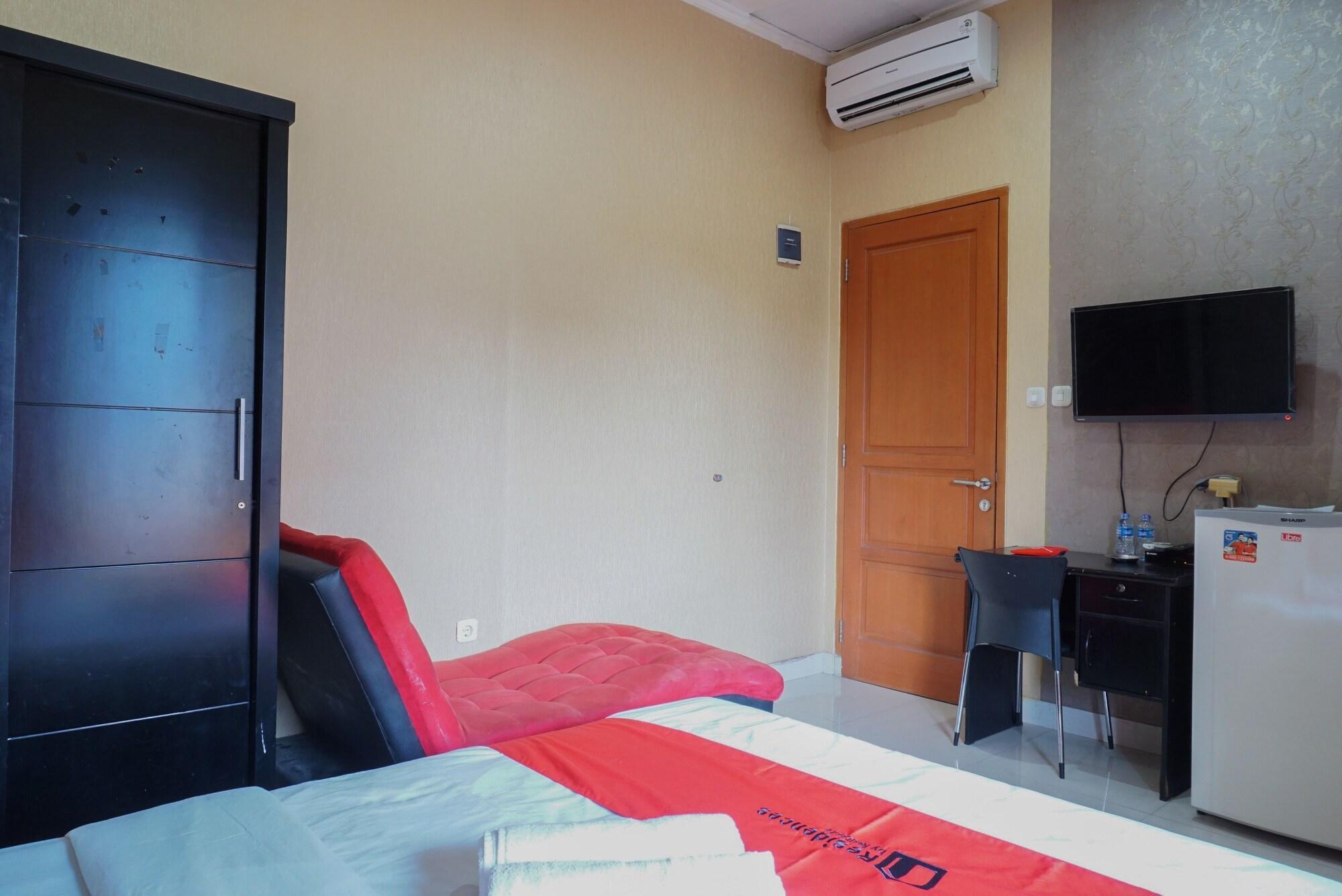 Reddoorz Near Kemang Square Hotel Jakarta Buitenkant foto