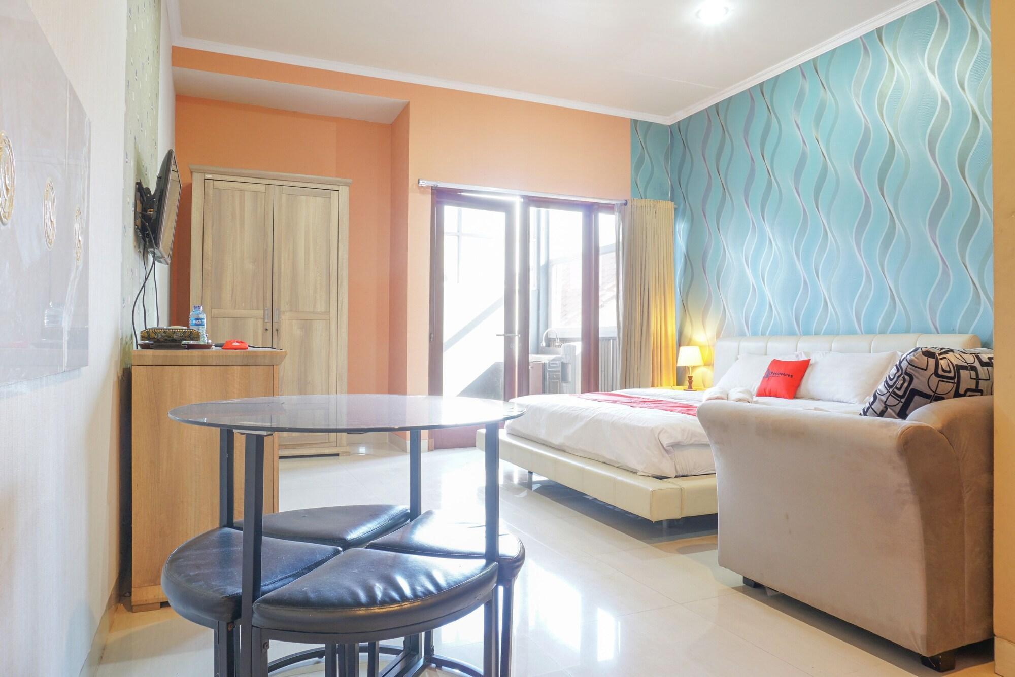 Reddoorz Near Kemang Square Hotel Jakarta Buitenkant foto