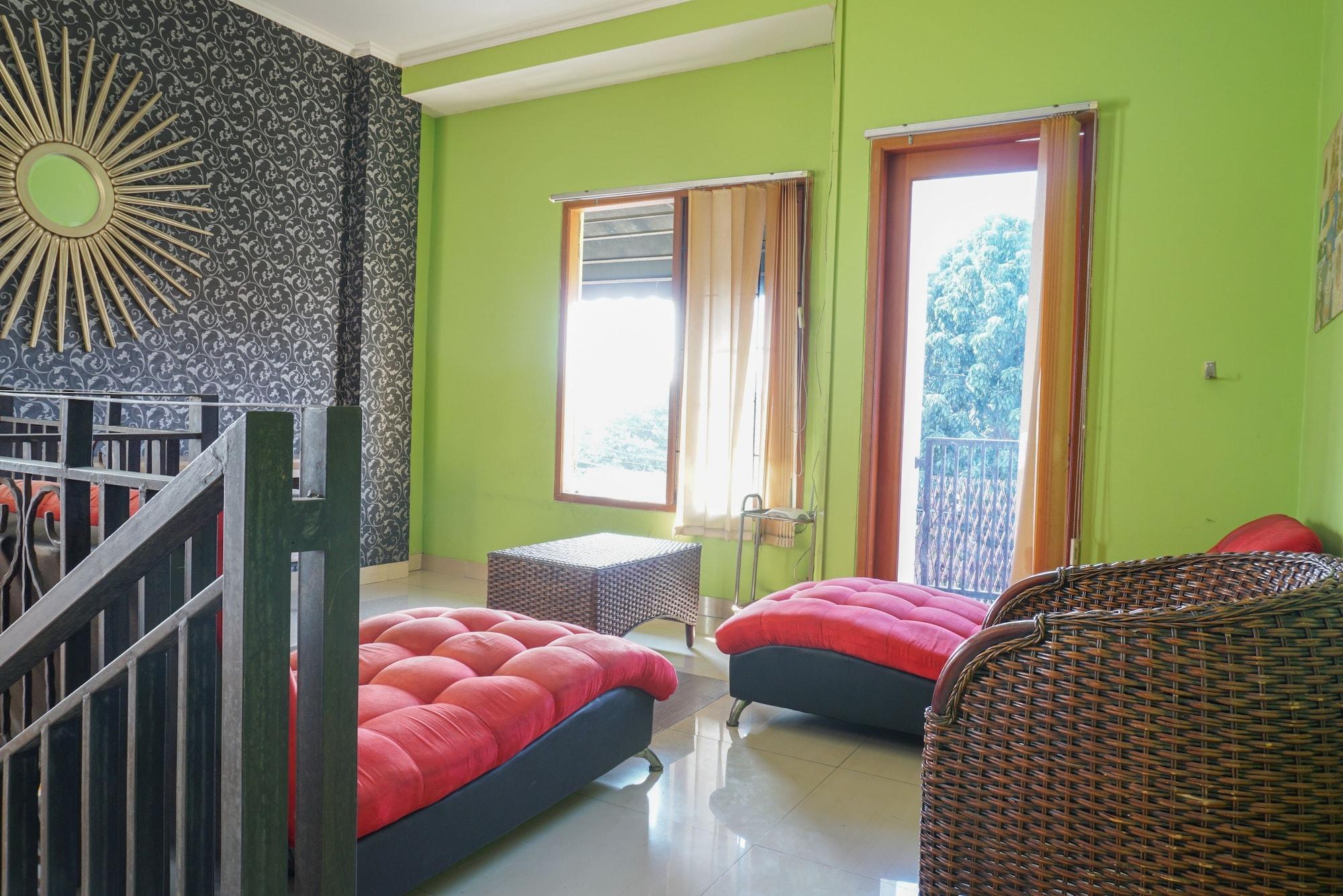 Reddoorz Near Kemang Square Hotel Jakarta Buitenkant foto